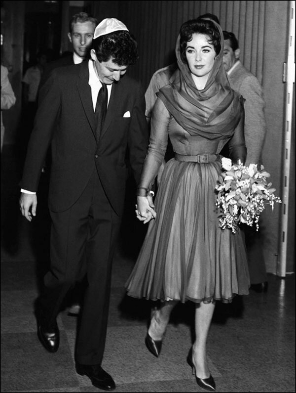 Элизабет Тейлор в синагоге Элизабет Тейлор в синагоге