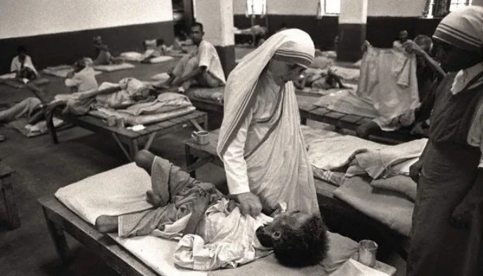 Мать Тереза в госпитале Мать Тереза в госпитале