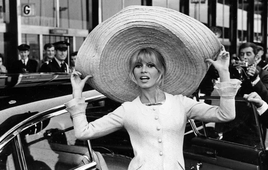 Брижит Бардо в шляпке Брижит Бардо в шляпке