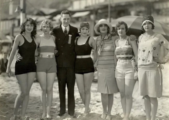 Мак Сеннет и его купальщицы. Фото: vintag.es Мак Сеннет и его купальщицы. Фото: vintag.es