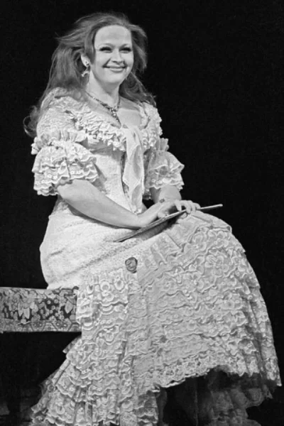 Гундарева на сцене Гундарева на сцене