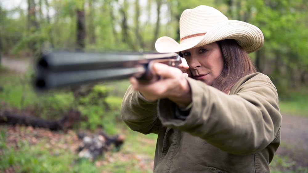 Анжелика Хьюстон в фильме Trouble Анжелика Хьюстон в фильме Trouble