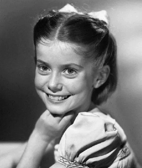 Катрин Денев в детстве Катрин Денев в детстве