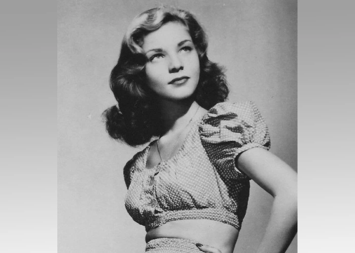 Лорен Бэколл в юности Лорен Бэколл в юности