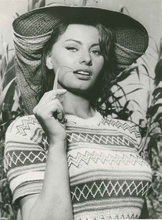 Софи Лорен в фильме "Женщина с реки" Софи Лорен в фильме "Женщина с реки"