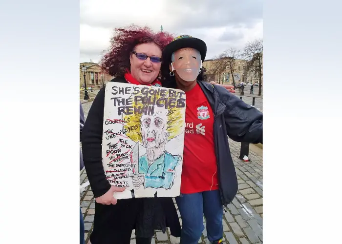 Демонстранты во время похорон Маргарет Тэтчер, Ливерпуль. Фото: flickr.com Демонстранты во время похорон Маргарет Тэтчер, Ливерпуль. Фото: flickr.com